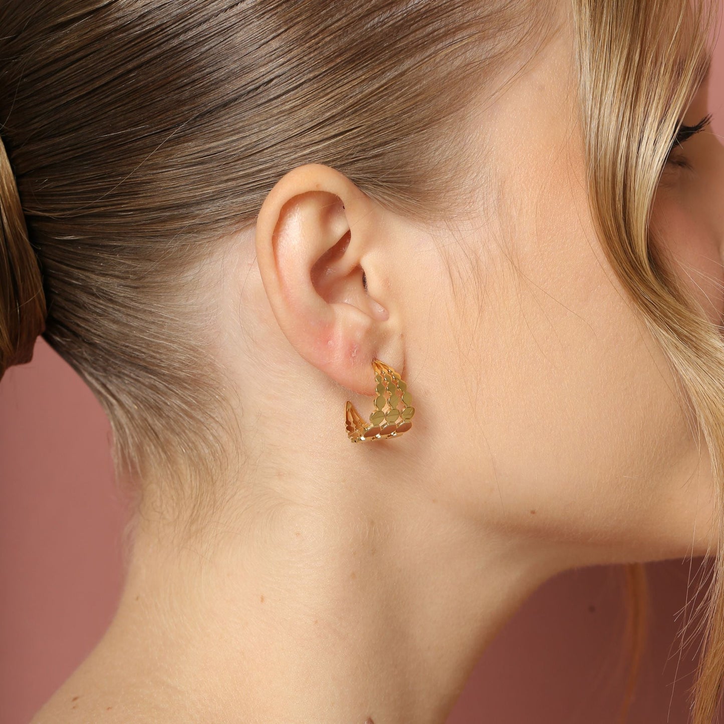 Armana Hoops