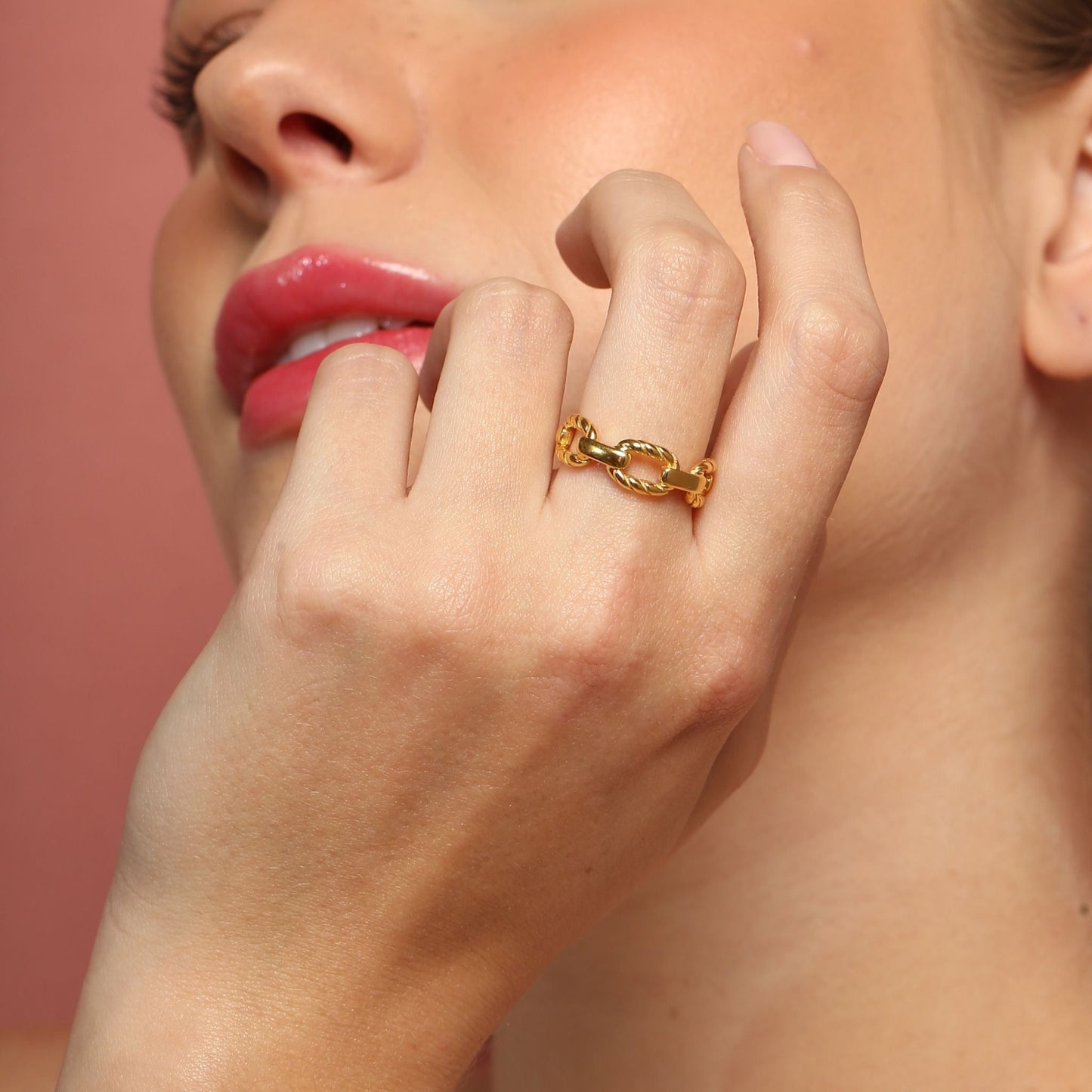 Greta Ring
