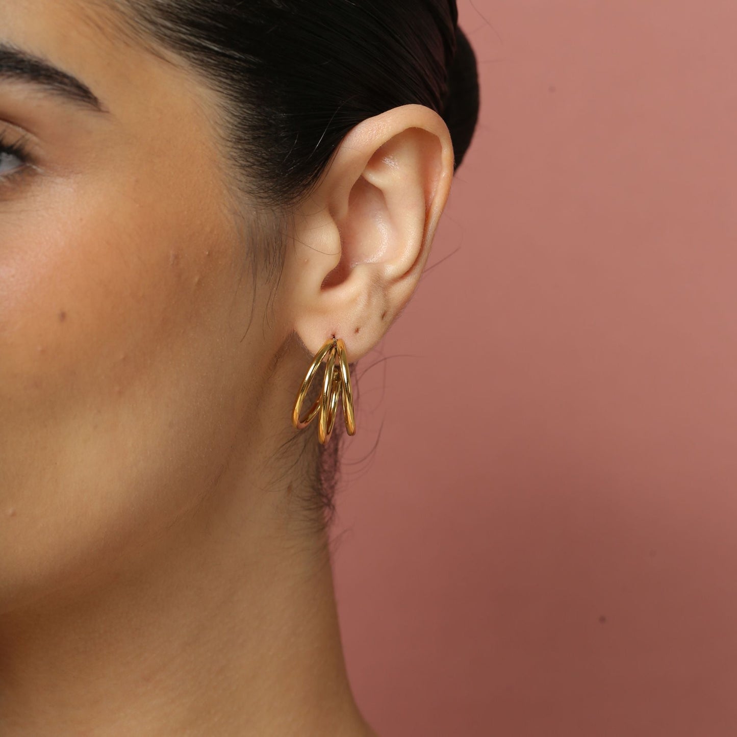 Izabella Hoops