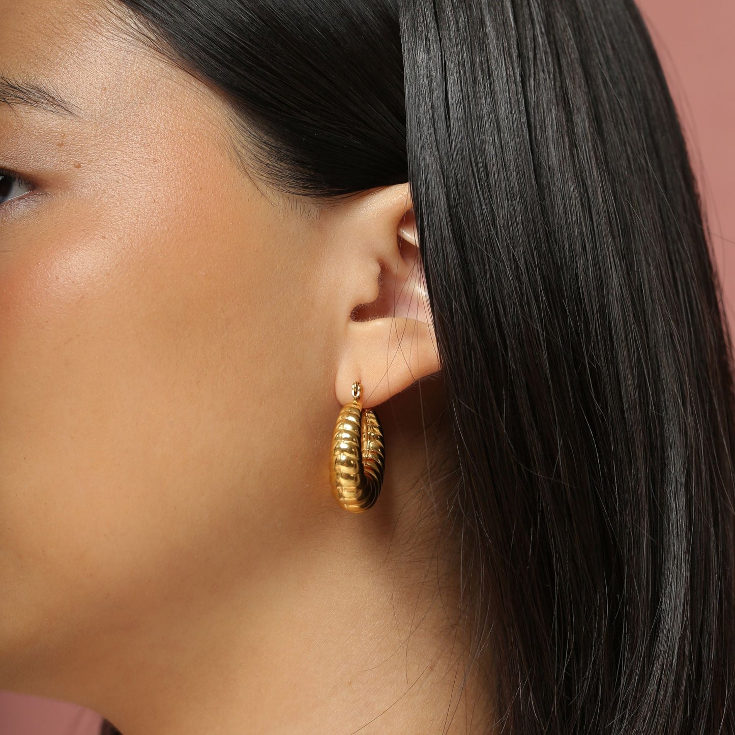 Alondra Hoops