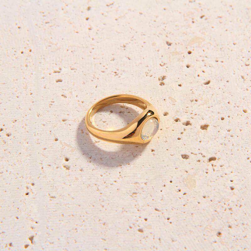 Carlotta Ring