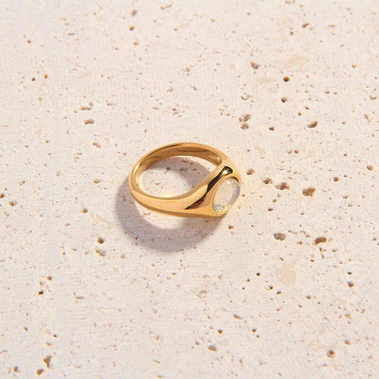 Carlotta Ring