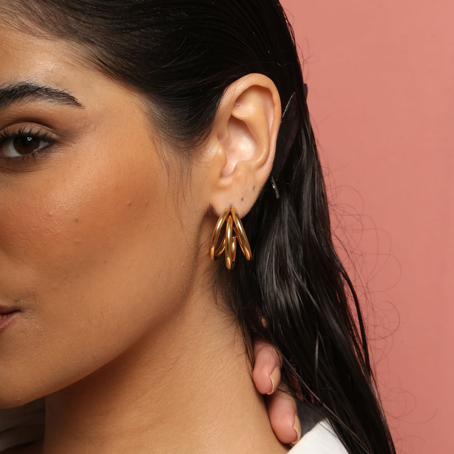 Izabella Hoops