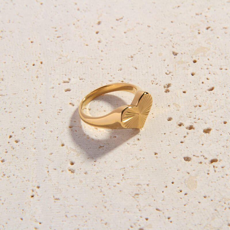 Jolanda Ring