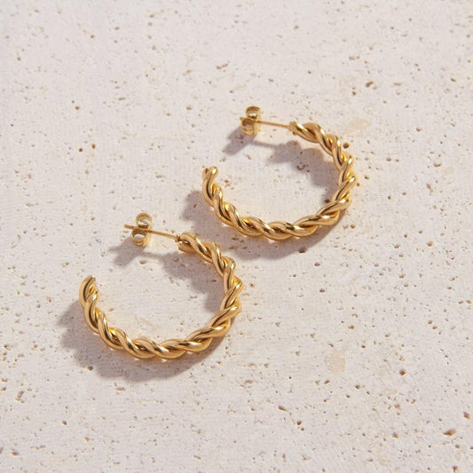 Mia Hoops